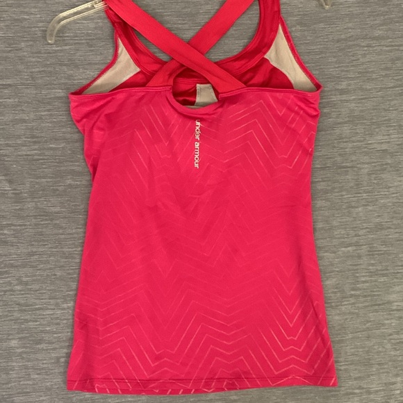 Under Armour Tank Top with wireless bra attached - Picture 9 of 14
